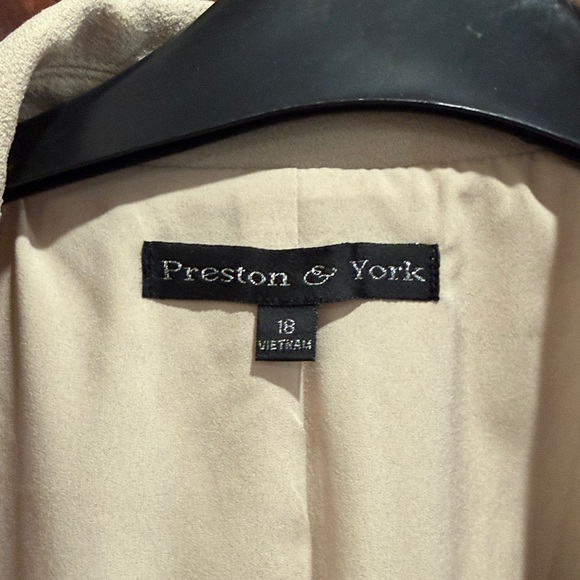Preston & York Light Beige Women's Blazer - Picture 2 of 7